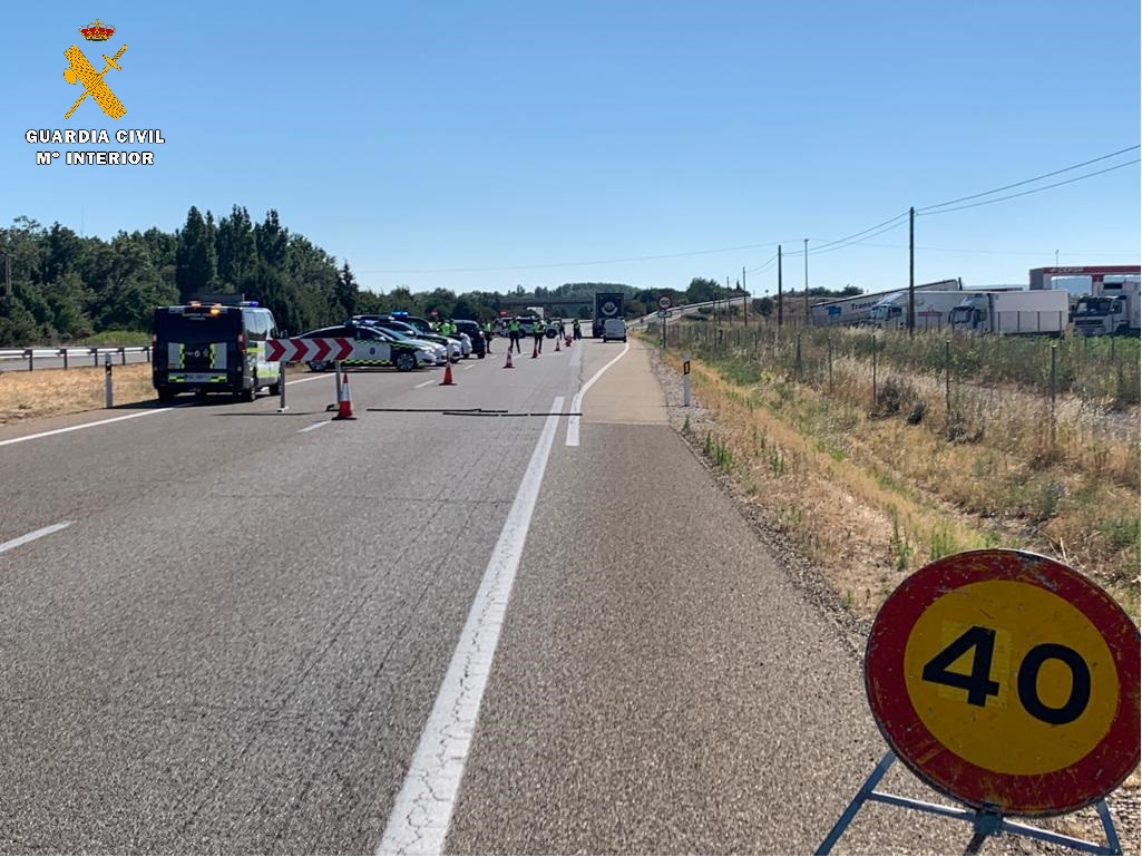 Investigado el conductor de un camión en la A 62 por conducir drogado