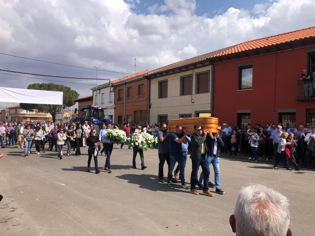 Multitudinario adiós a Matías Llorente en Cabreros del Río