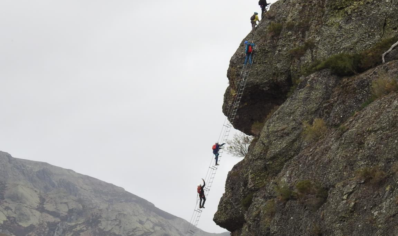 Abre al público la increíble vía ferrata de Portilla de la Reina